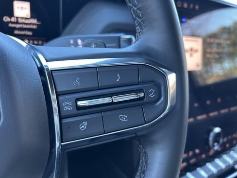 Certified 2025 GMC Yukon Denali image 30