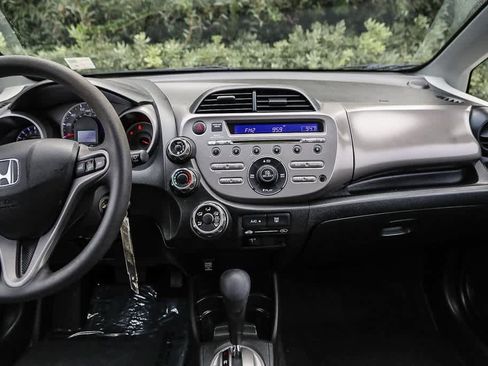 Used 2011 Honda Fit image 12