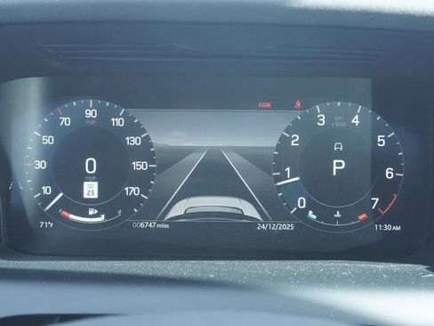 Used 2025 Land Rover Discovery Sport Dynamic SE image 11