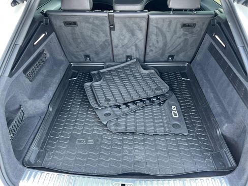 Used 2019 Audi Q8 Premium Plus image 37