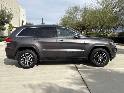 Used 2019 Jeep Grand Cherokee Limited w/ Trailer Tow Group IV image 2