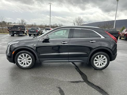 Used 2022 Cadillac XT4 Luxury w/ Cold Weather Package image 4