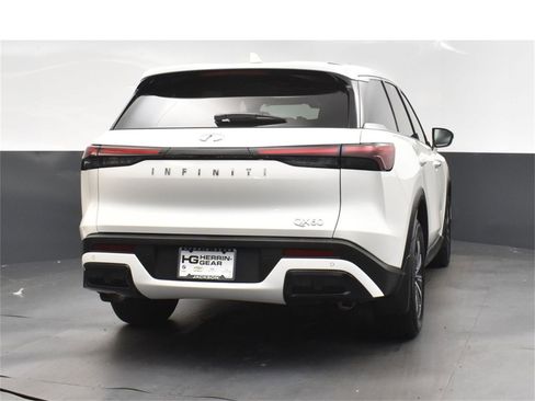 Certified 2025 INFINITI QX60 Pure image 7