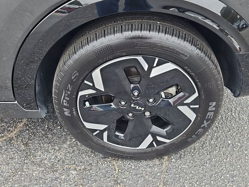Used 2024 Kia Niro Wave image 32