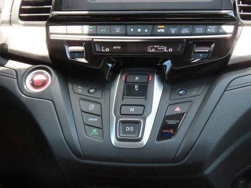 Used 2025 Honda Odyssey EX-L image 32