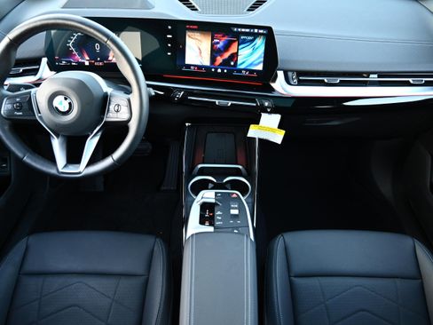 Certified 2025 BMW X2 xDrive28i w/ Premium Package image 13