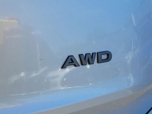 Used 2024 Nissan Rogue S AWD/4WD image 8