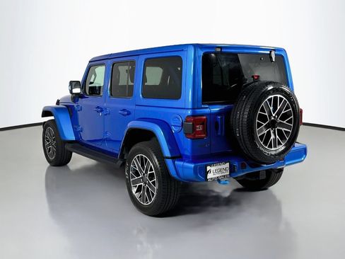 Used 2023 Jeep Wrangler Unlimited Sahara AWD/4WD image 7
