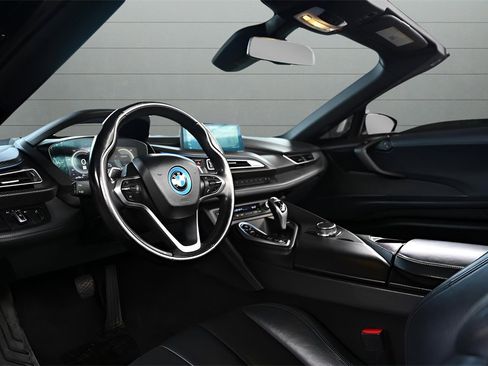 Used 2019 BMW i8 Roadster image 25