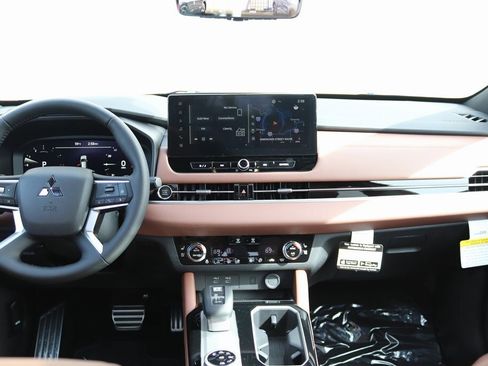 New 2025 Mitsubishi Outlander SEL image 31