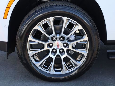 New 2026 GMC Yukon XL Denali w/ Denali Reserve Package image 28