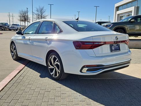 Used 2025 Volkswagen Jetta SEL image 2