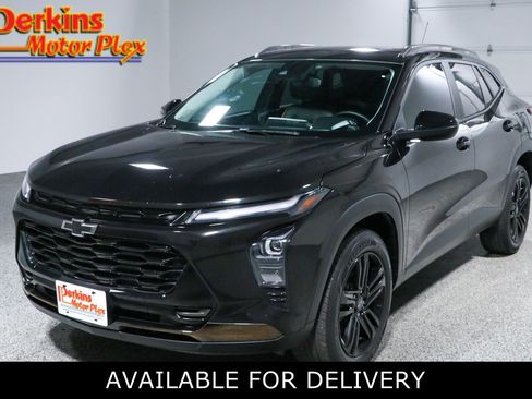 Used 2025 Chevrolet Trax ACTIV w/ Driver Confidence Package FWD image 1