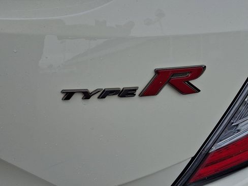 Used 2018 Honda Civic Type R image 30