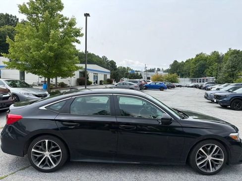 Used 2024 Honda Civic Touring image 11
