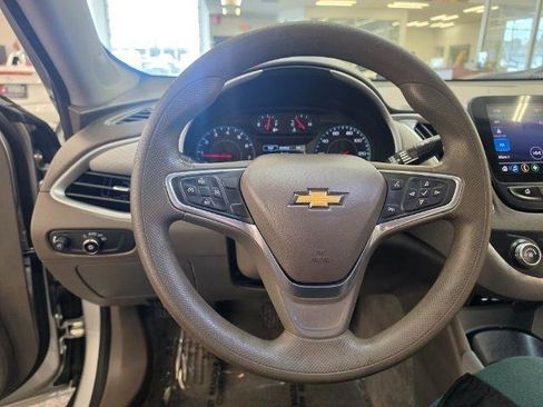 Used 2021 Chevrolet Malibu LS FWD image 16
