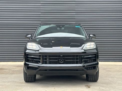 Certified 2025 Porsche Cayenne Coupe image 10