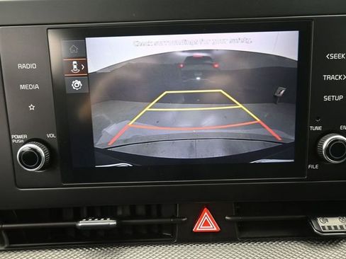Used 2025 Kia Sportage LX FWD image 3