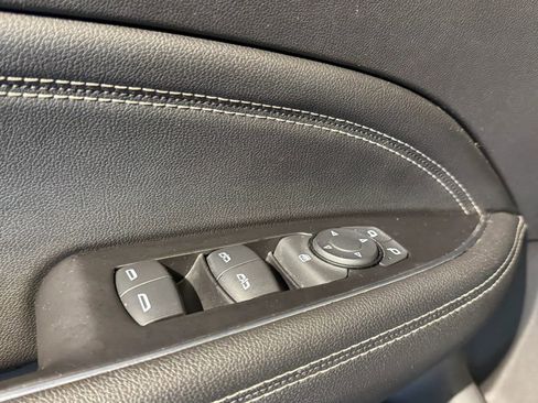Used 2018 Buick Regal Essence FWD image 8