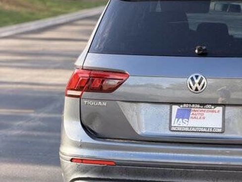 Used 2020 Volkswagen Tiguan S image 6