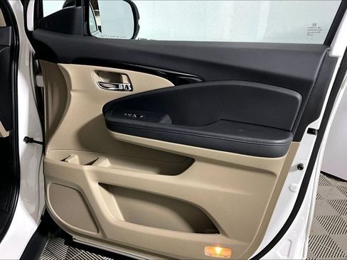 Used 2021 Honda Pilot Touring image 19