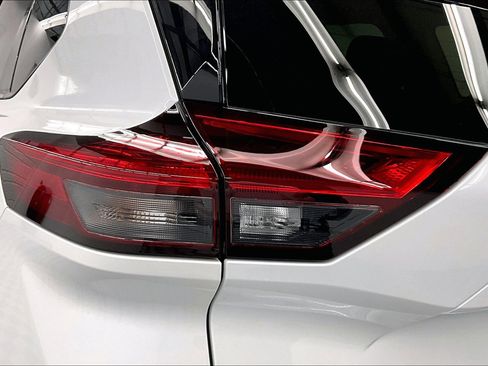 New 2025 Nissan Rogue SL image 53