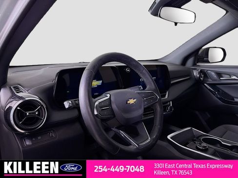 Used 2026 Chevrolet Equinox LT FWD image 11
