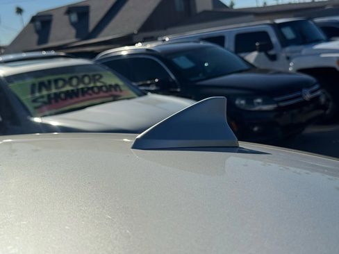 Used 2011 Cadillac DTS Luxury image 51