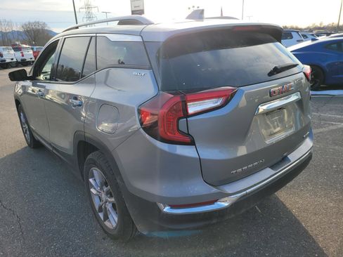 Used 2024 GMC Terrain SLT image 7