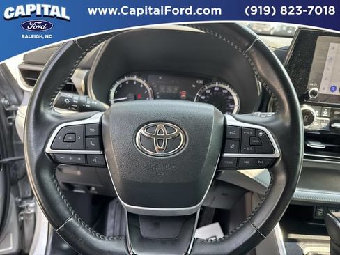 Used 2023 Toyota Highlander LE FWD image 24