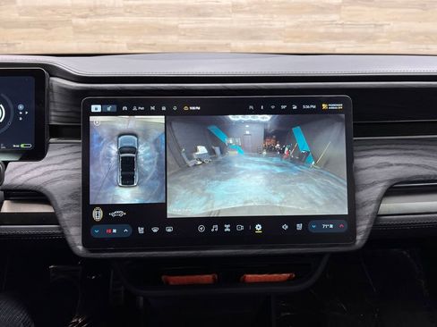 Used 2022 Rivian R1S Launch Edition image 10