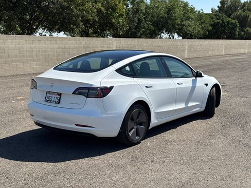 Used 2022 Tesla Model 3 Long Range AWD/4WD image 3