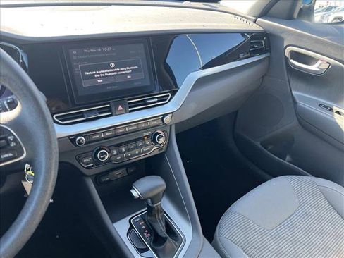 Used 2022 Kia Niro LX image 15