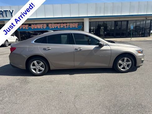 Used 2023 Chevrolet Malibu LT FWD image 2
