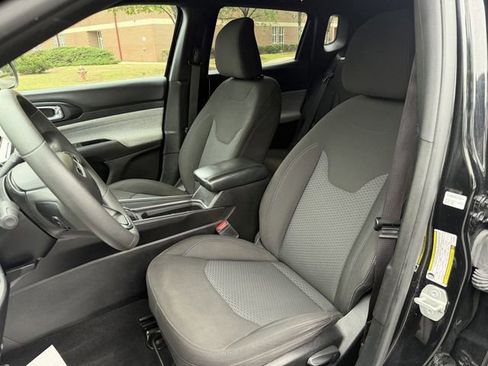 Used 2023 Jeep Compass Sport AWD/4WD image 11