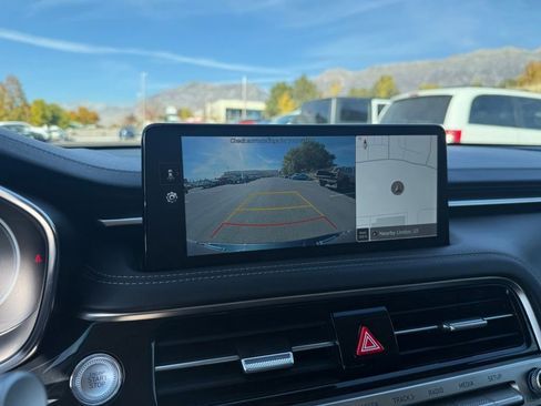 Used 2025 Genesis G70 2.5T image 20