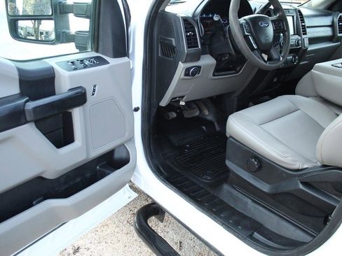 Used 2019 Ford F250 XL w/ Power Equipment Group image 16