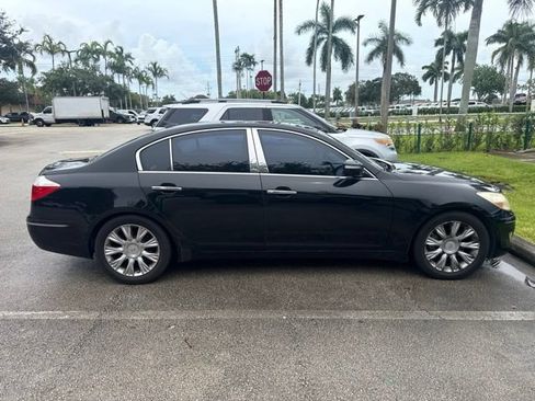 Used 2010 Hyundai Genesis 3.8 w/ Premium Navigation Pkg 3 RWD image 2
