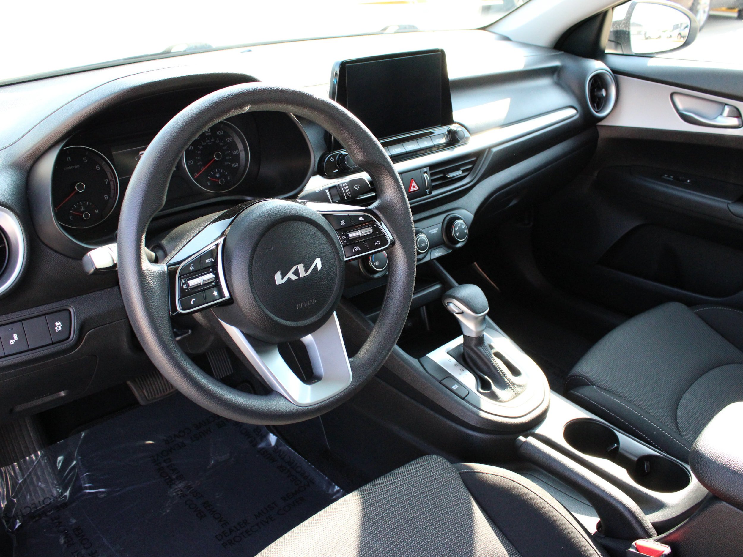Used 2024 Kia Forte LXS w/ LXS Technology Package FWD image 13