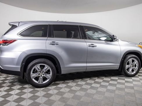 Used 2015 Toyota Highlander Limited w/ Driver Technology Package AWD/4WD image 17