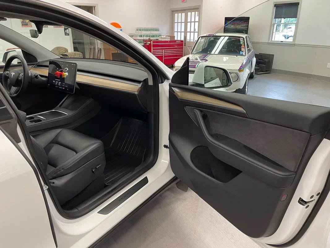 Used 2023 Tesla Model Y AWD image 21