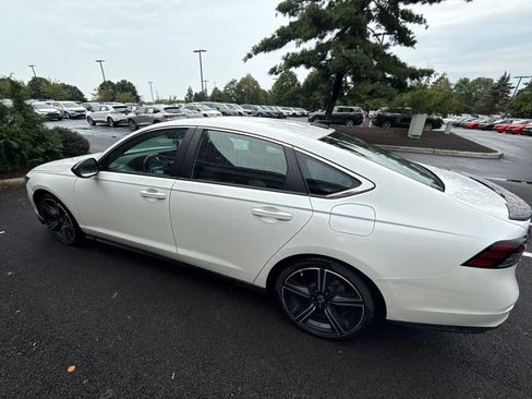 Used 2023 Honda Accord Sport image 12