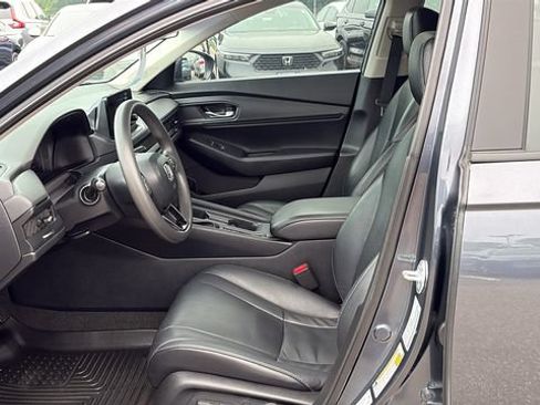 Used 2023 Honda Accord EX image 10