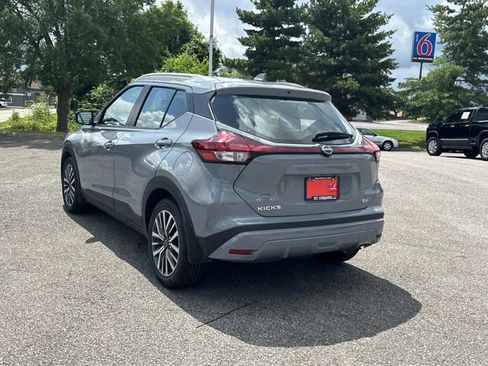 Certified 2022 Nissan Kicks SV FWD image 7