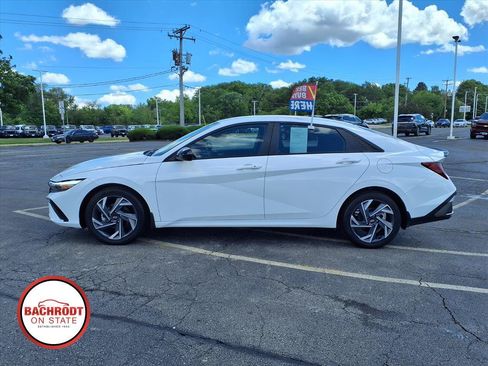 Used 2025 Hyundai Elantra Sport FWD image 5