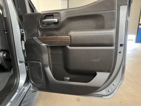 Used 2022 Chevrolet Silverado 1500 LT Trail Boss w/ LPO, Dark Essentials Package AWD/4WD image 15
