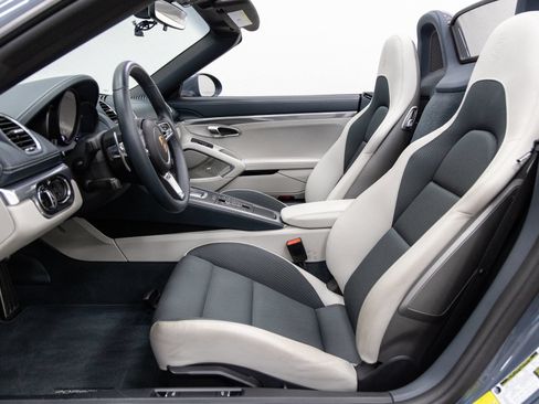 Used 2018 Porsche 718 Boxster S RWD image 7