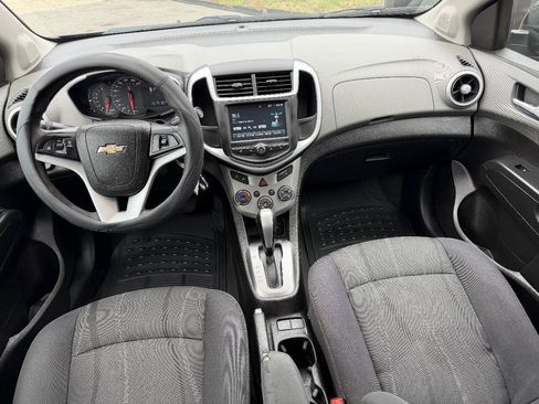 Used 2017 Chevrolet Sonic LT FWD image 9