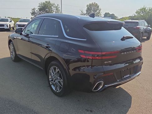 Used 2025 Genesis GV70 2.5T AWD/4WD image 3