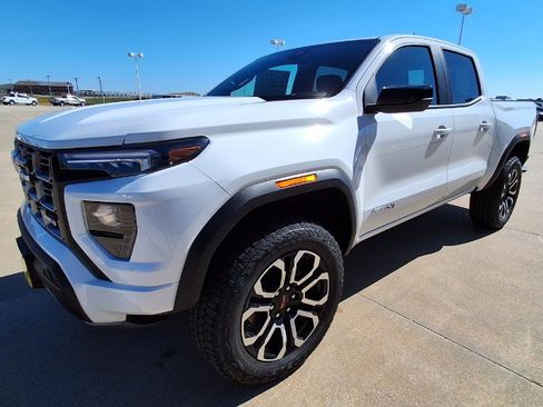 New 2026 GMC Canyon AT4 w/ AT4 Premium Package image 4